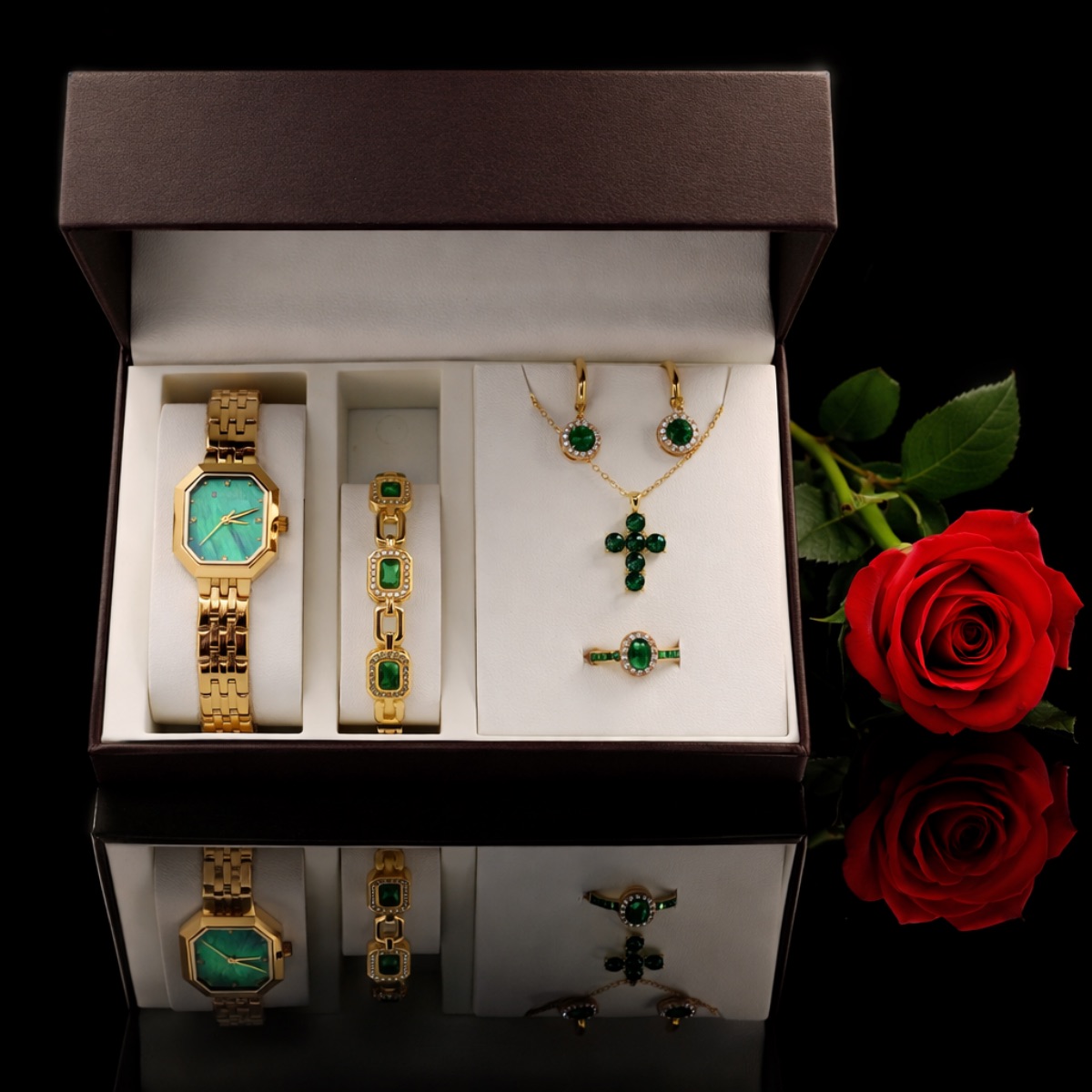 Σετ γυναικείο ( ρολόι -βραχιόλι - κολιέ-δαχτυλίδι ( one size ) -σκουλαρίκια )