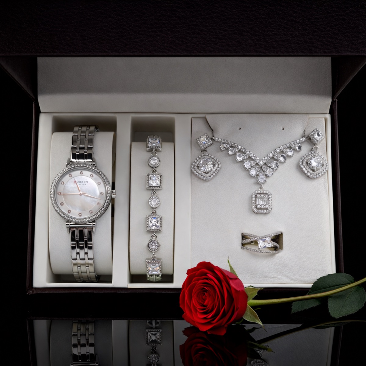 Σετ γυναικείο  ( ρολόι -βραχιόλι - κολιέ-δαχτυλίδι ( one size ) -σκουλαρίκια )