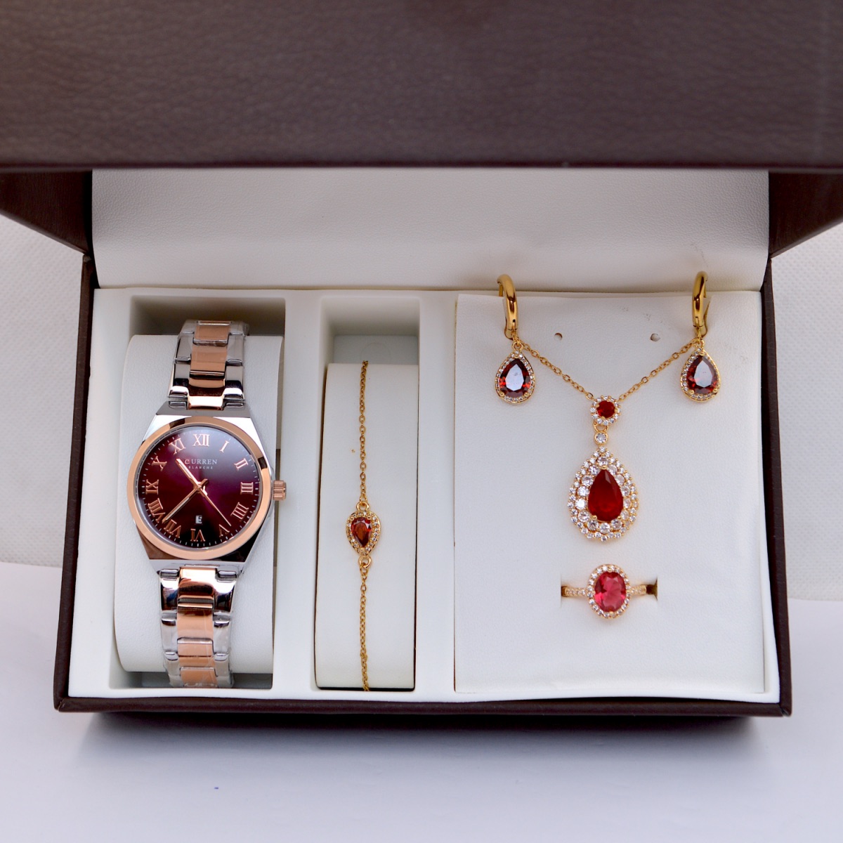 Σετ γυναικείο  ( ρολόι -βραχιόλι - κολιέ-δαχτυλίδι ( one size ) -σκουλαρίκια )