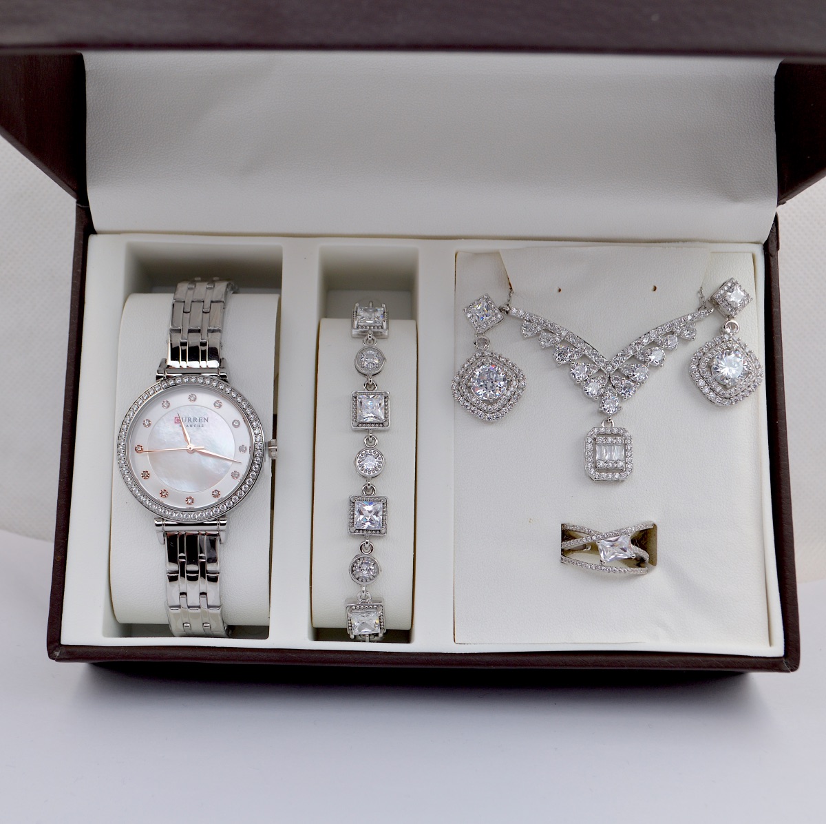 Σετ γυναικείο  ( ρολόι -βραχιόλι - κολιέ-δαχτυλίδι ( one size ) -σκουλαρίκια )