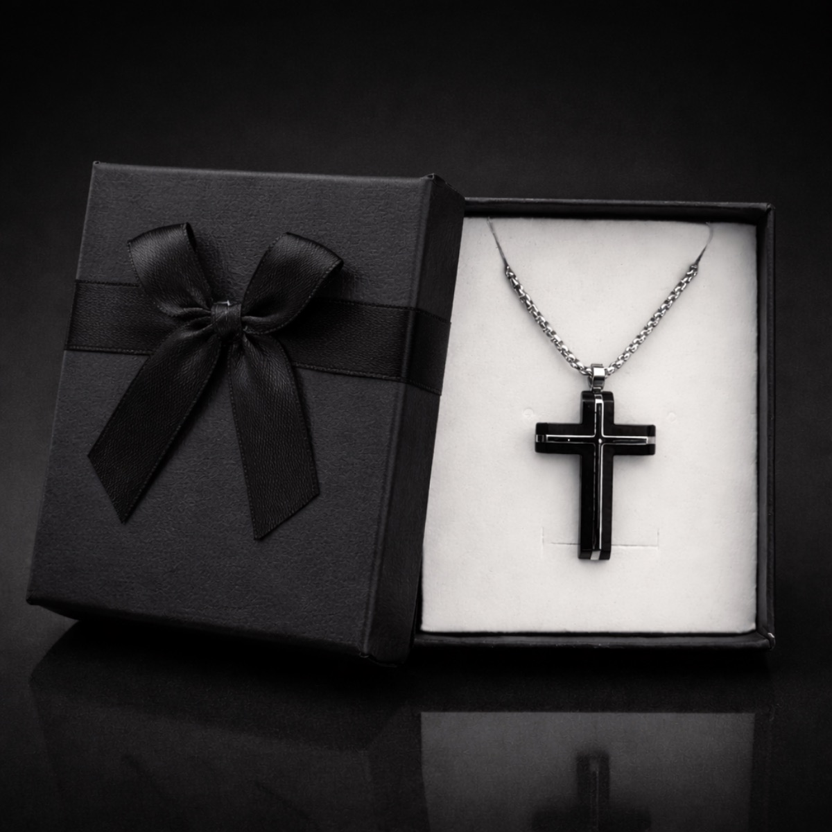 Ανδρικός σταυρός από ατσάλι  σε κουτάκι