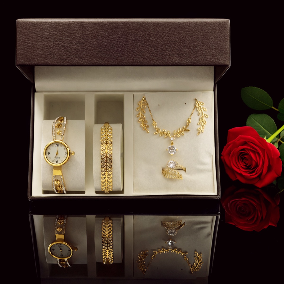 Σετ γυναικείο  ( ρολόι -βραχιόλι - κολιέ-δαχτυλίδι ( one size ) -σκουλαρίκια )