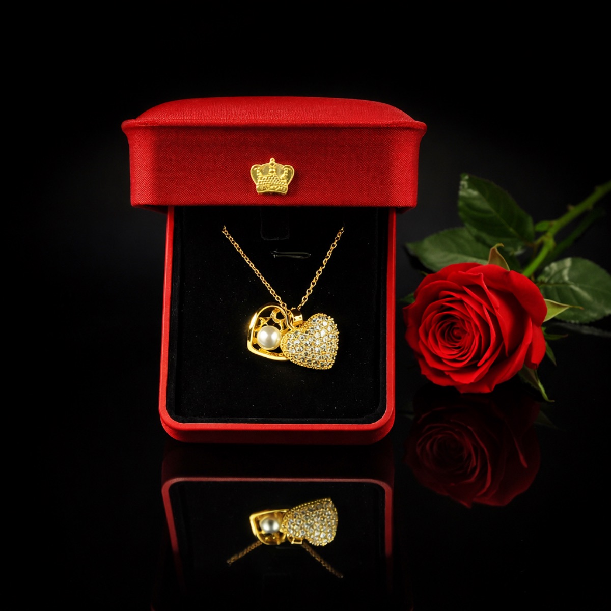 Γυναικείο κολιέ καρδιά που ανοίγει με μαργαριτάρι  σε κουτάκι με φως LED